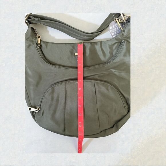 New With tags Travelon Anti-Theft Crossbody Bag, w/matching wallet Olive Green - Picture 4 of 7